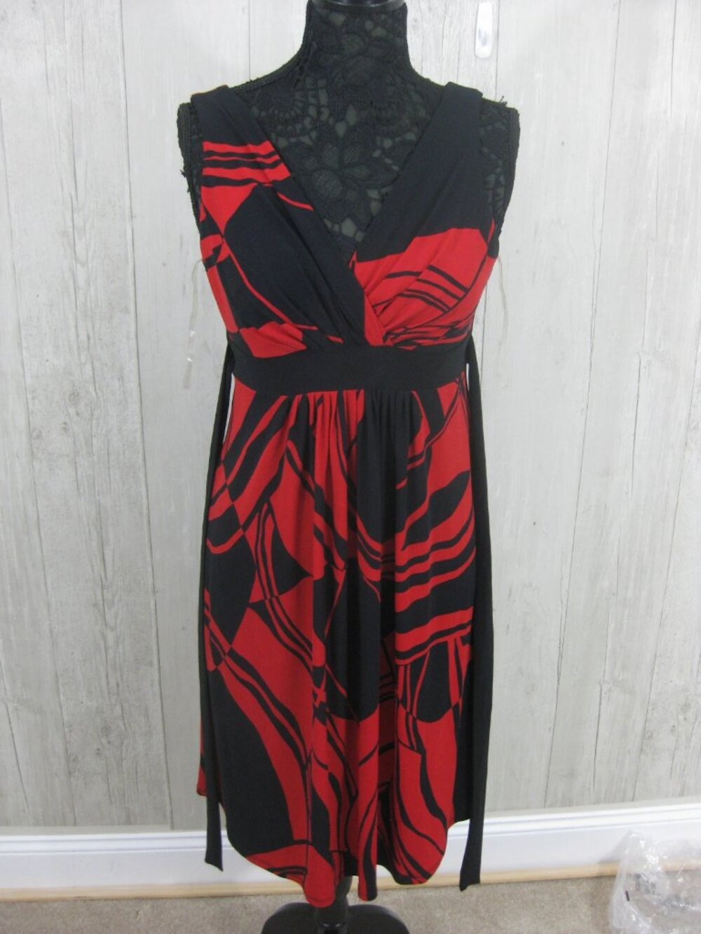 B. Darlin Dress red black size 11/12